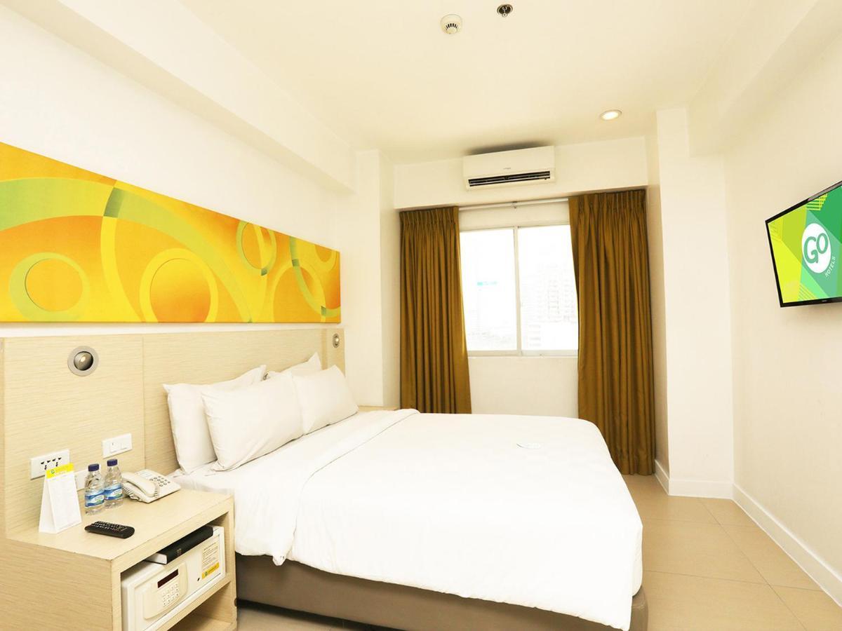 Go Hotels Timog Ciudad Quezon Exterior foto