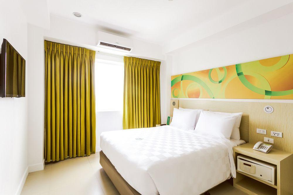 Go Hotels Timog Ciudad Quezon Exterior foto